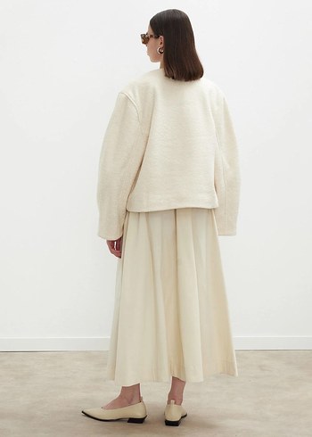 MANUKA JACQUELINE KISA KABAN - Görsel 2