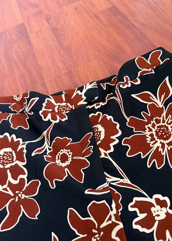 Çiçek Desenli Pantolon - Görsel 3