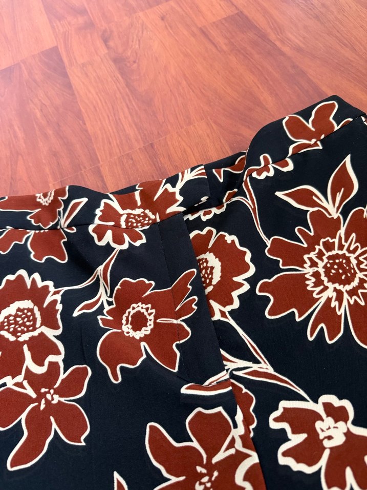 Çiçek Desenli Pantolon - Görsel 3