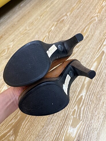 Kahverengi topuklu ayakkabı - Görsel 6