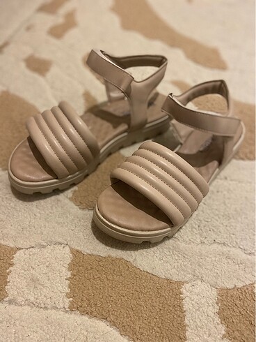 35 Beden Kız çocuk sandaler