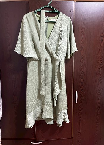 V Yaka, Dökümlü, Haki Midi Elbise - Görsel 2