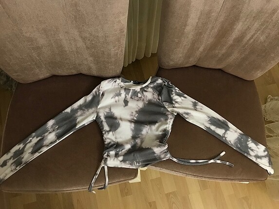 Yanları büzgülü crop