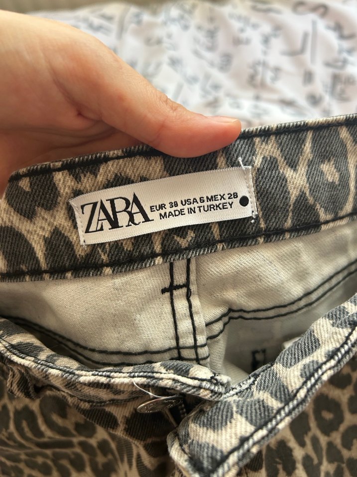 Gri Leopar Desenli Kadın Salaş Kot Pantolon - Görsel 3