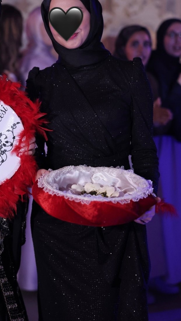 Dar kesin pullu siyah tesettür abiye - Görsel 2