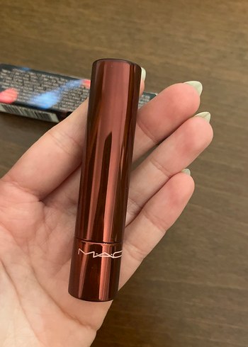 MAC Nocturna Glowplay Lipbalm - Görsel 3