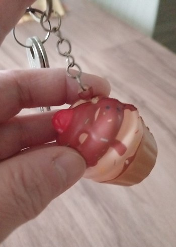 Pembe Püsküllü Kadın Anahtarlık - Görsel 4