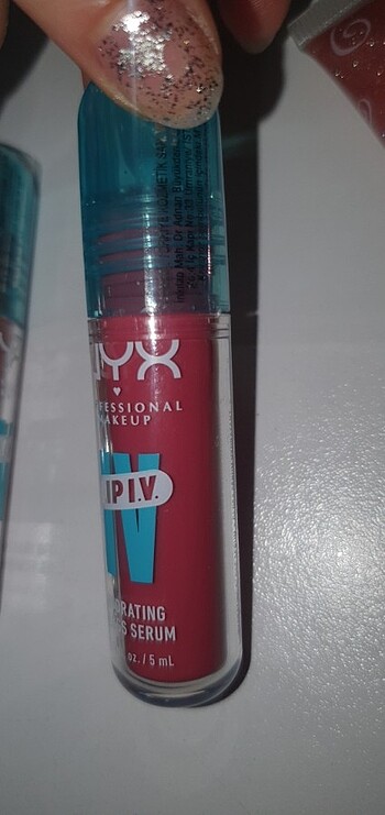 Beden pembe Renk Nyx lip ıv