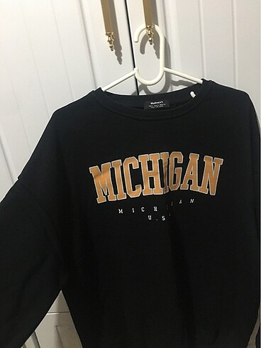 Bershka Madmext Mıchıgan Baskılı Siyah Sweatshirt