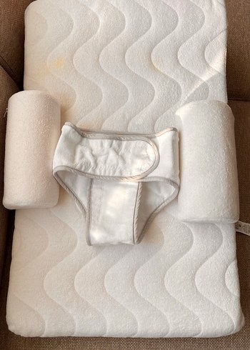 Beyaz Bebek Uyku Destek Seti Reflü yatağı - Görsel 2