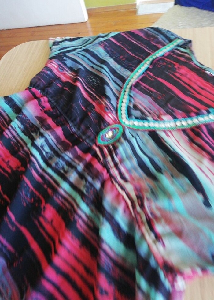 Şifon yakası taşlı plaj elbisesi - Görsel 4