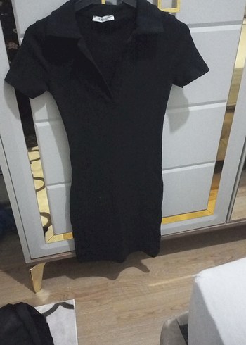 Siyah V Yaka Kısa Kollu Midi Elbise