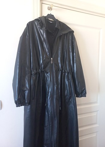 Uzun Siyah Deri Gotik Kadın Yağmurluk - Görsel 2