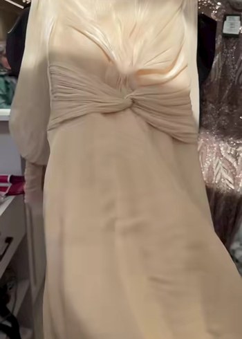 Bej Drapeli V Yakalı Uzun Abiye Elbise