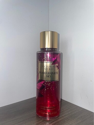 victoria secret pomegranate sky vücut spreyi