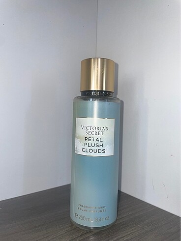 Victoria s Secret victoria secret petal plush clouds vücut spreyi