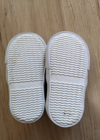 19 Beden H&M BEBEK AYAKKABISI 