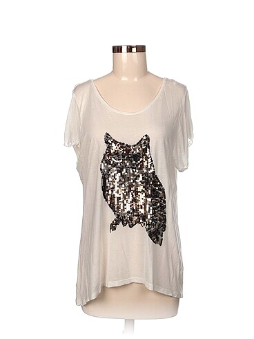 Diğer T-shirt %70 İndirimli.