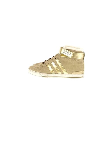 Adidas Bot %70 İndirimli.
