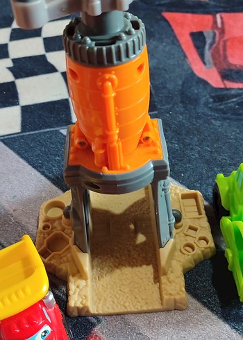 play doh şimşek cars hamur seti - Görsel 3