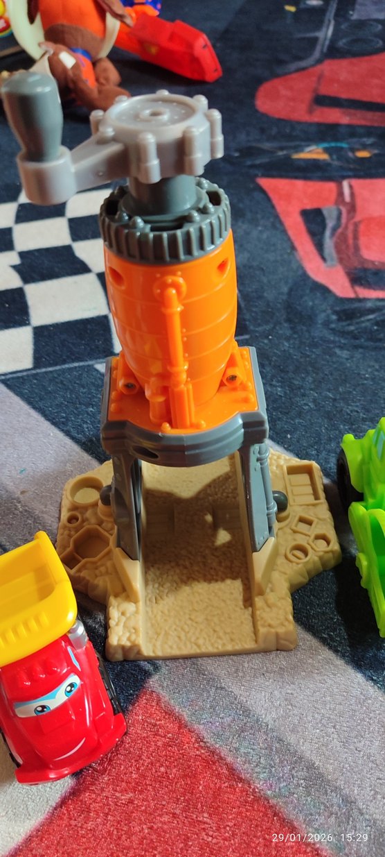 play doh şimşek cars hamur seti - Görsel 3