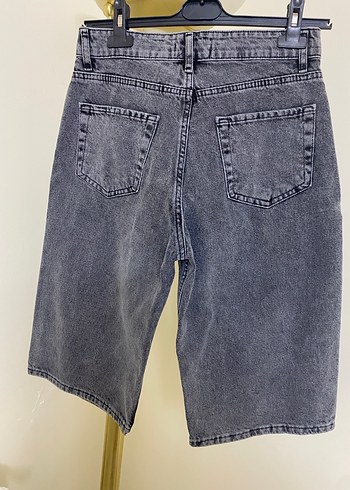 Gri Bağlama Desenli Salaş Mini Kot Şort - Görsel 2