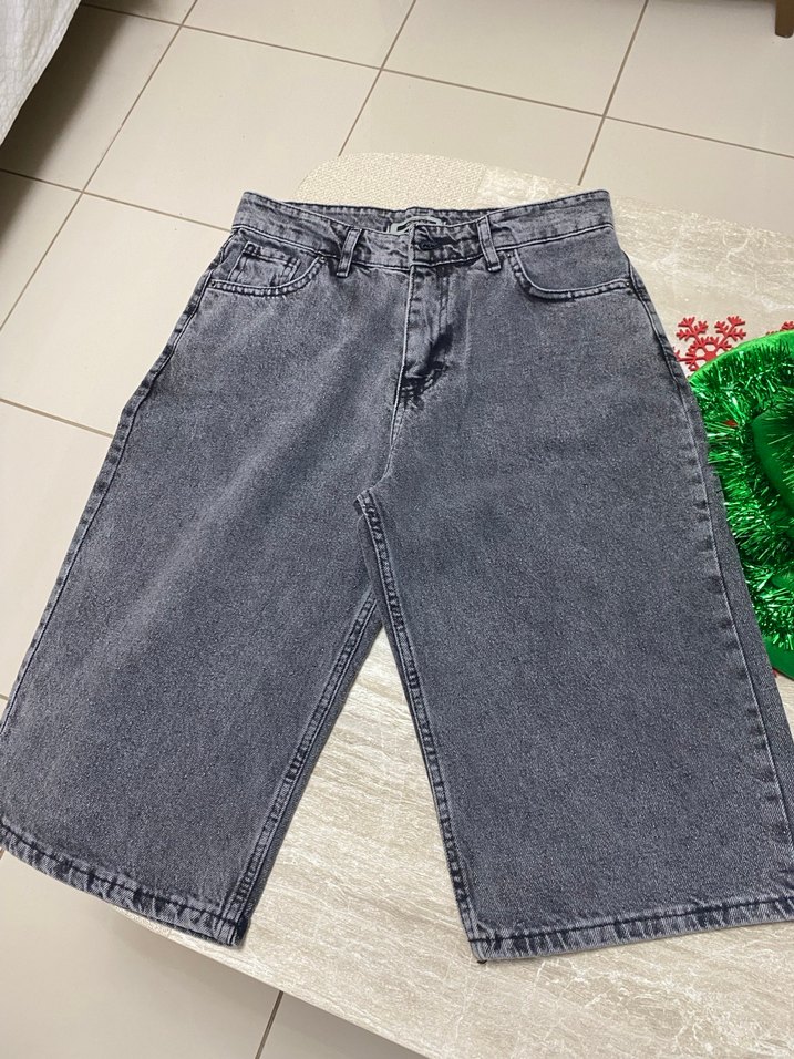 Gri Bağlama Desenli Salaş Mini Kot Şort - Görsel 3