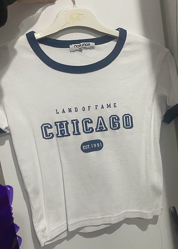 Beyaz Chicago Baskılı Kısa Kollu Tişört