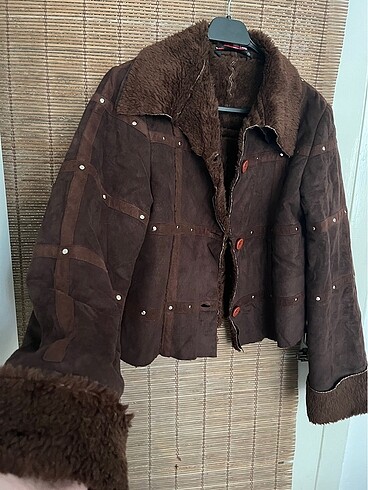 Kahverengi kürklü ceket