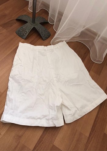 Zara Beyaz bermuda şort