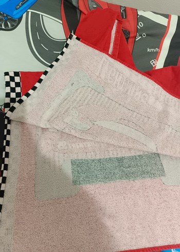 Çocuklar için Baskılı Kırmızı Bornoz - Görsel 3