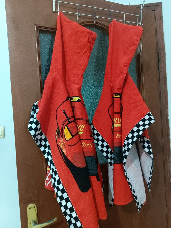 Çocuklar için Baskılı Kırmızı Bornoz - Görsel 5