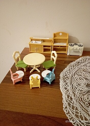 Beden sylvanian families masa aksesuar