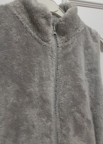 Gri Yumuşak Dokulu Yelek - Görsel 3