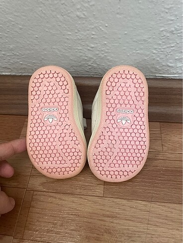 18 Beden beyaz Renk Adidas ilk adım ayakkabısı