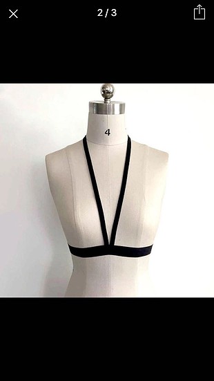 Siyah bralet aksesuarı 