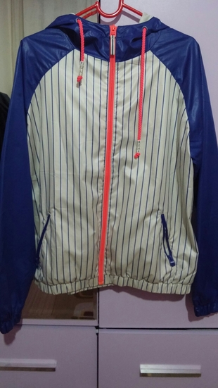Pull & Bear Yağmurluk