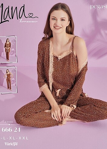 Sabahlıklı pijama takımı 
