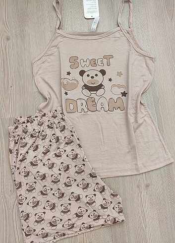 LC Waikiki Şortlu pijama takımı