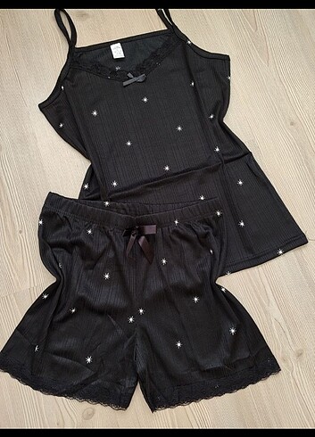 Şortlu pijama takımı