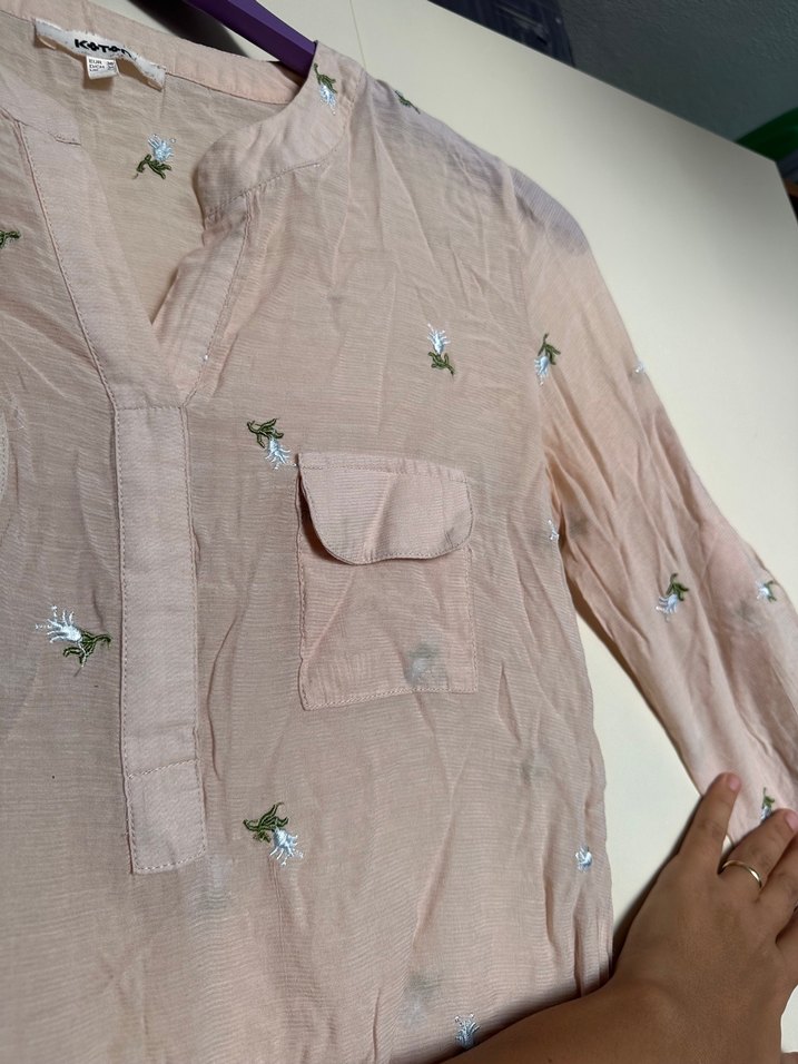 Pembe Nakışlı V Yaka Düğmeli Kadın Gömlek - Görsel 5