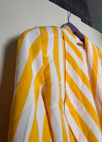 Sarı Çizgili Mini Kadın Blazer - Görsel 5