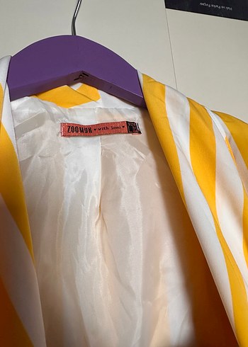 Sarı Çizgili Mini Kadın Blazer - Görsel 3