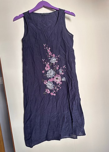 Nakış İşlemeli Mor Kolsuz Midi Elbise - Görsel 3