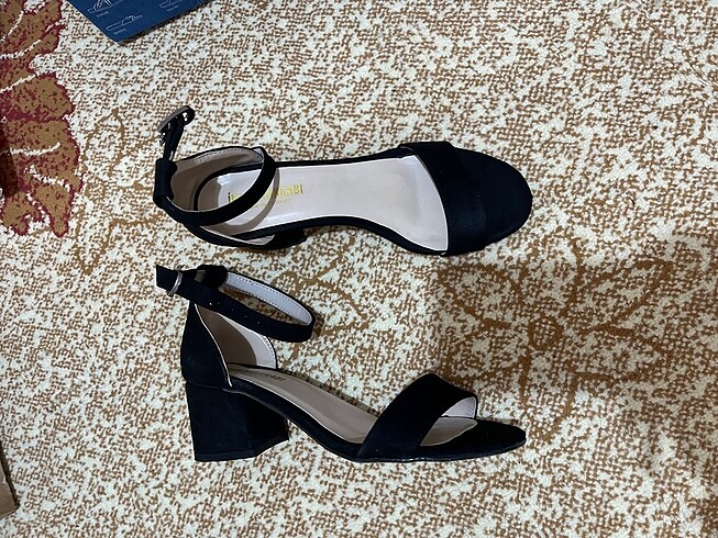 H&M Tek Bant Topuklu Sandalet