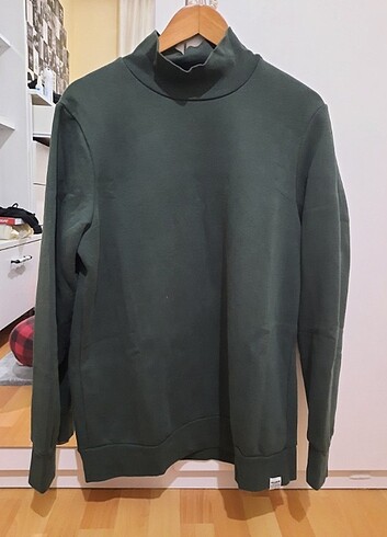 Koyu yeşil sweatshirt 
