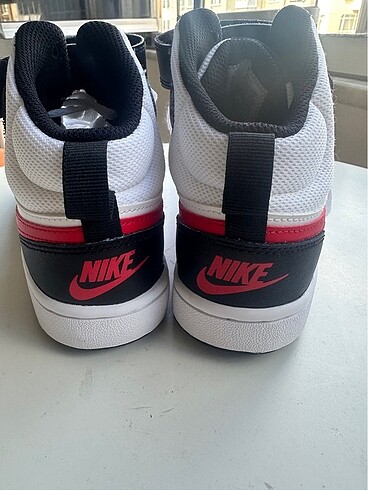 35 Beden beyaz Renk Nike spor ayakkabı