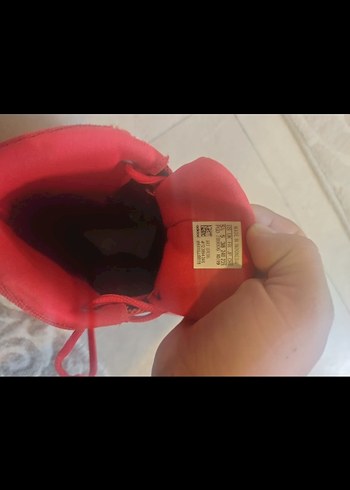 Kırmızı Bağcıklı Basketbol Ayakkabısı - Görsel 3