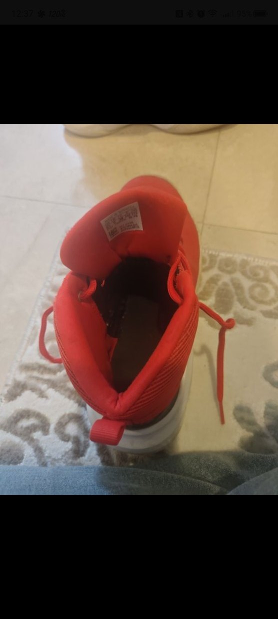 Kırmızı Bağcıklı Basketbol Ayakkabısı - Görsel 2