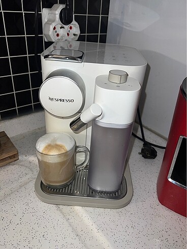 Nespresso grandlatissima kapsül kahve makinası